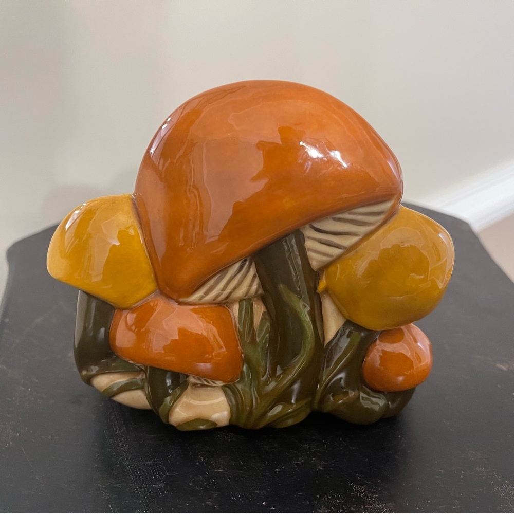 Vintage Ceramic Mushroom Retro Napkin or Letter Holder - Picture 2 of 9